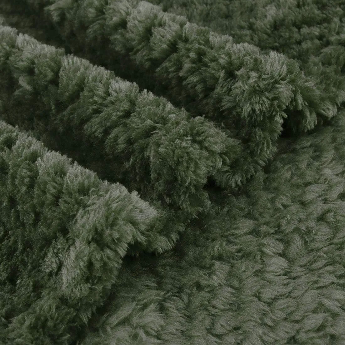 uxcell Flannel Fleece Bed Blankets, Soft Warm Microfiber Blanket, Mesh Fuzzy Plush 330GSM Lightweight Decorative Solid Blankets for Bed Pet (30"x40") Army Green