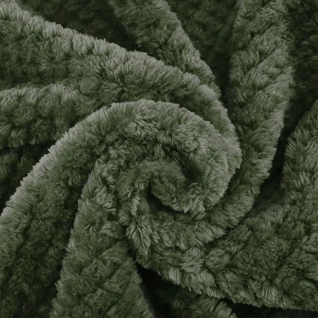 uxcell Flannel Fleece Bed Blankets, Soft Warm Microfiber Blanket, Mesh Fuzzy Plush 330GSM Lightweight Decorative Solid Blankets for Bed Pet (30"x40") Army Green
